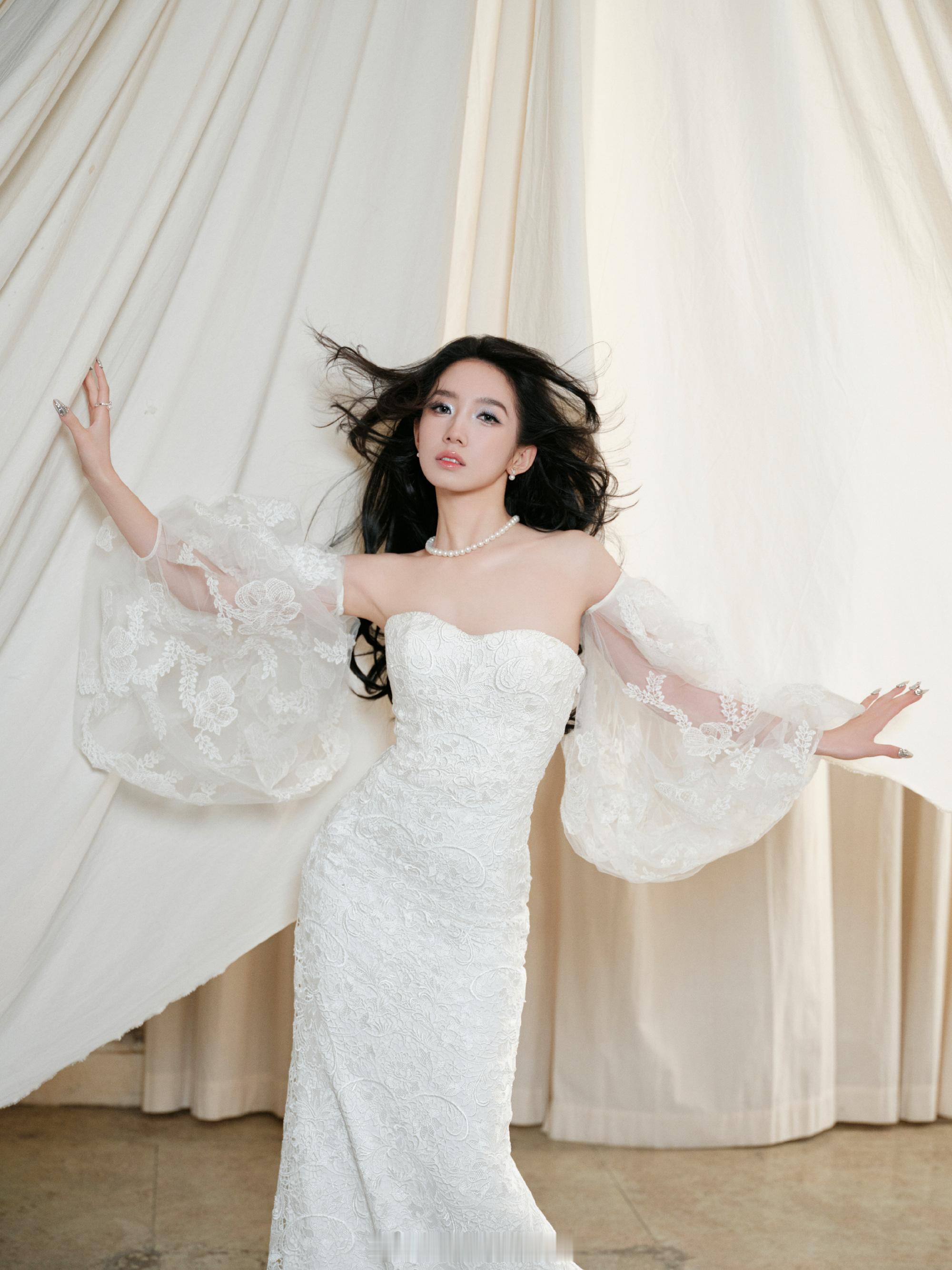 孟美岐复古曼妙蕾丝裙 