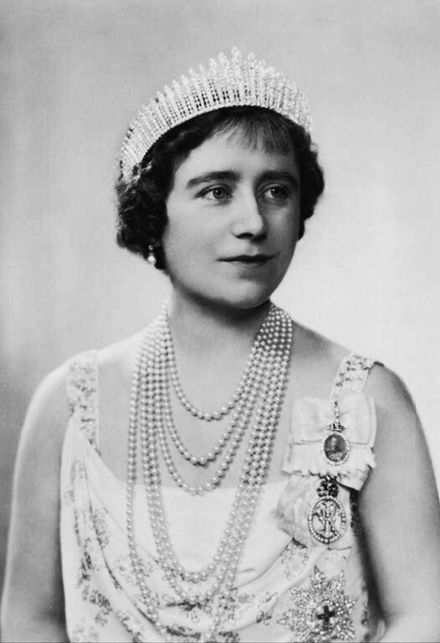 【来自投稿】王室女性的爆款珠宝——尖顶钻石冠冕（fringe tiara）投稿