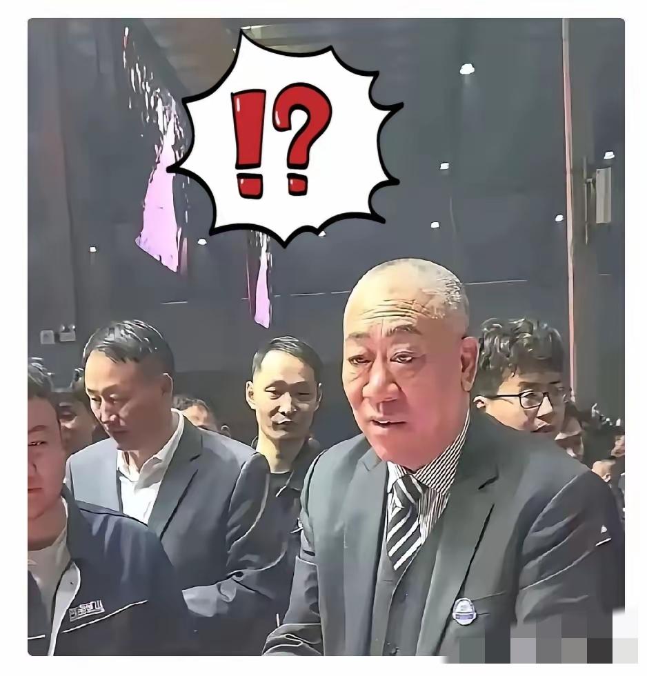 河南那个矿机老板，估计这两天人都傻了。年前撒钱有多风光，年后开工就有多“头疼”。