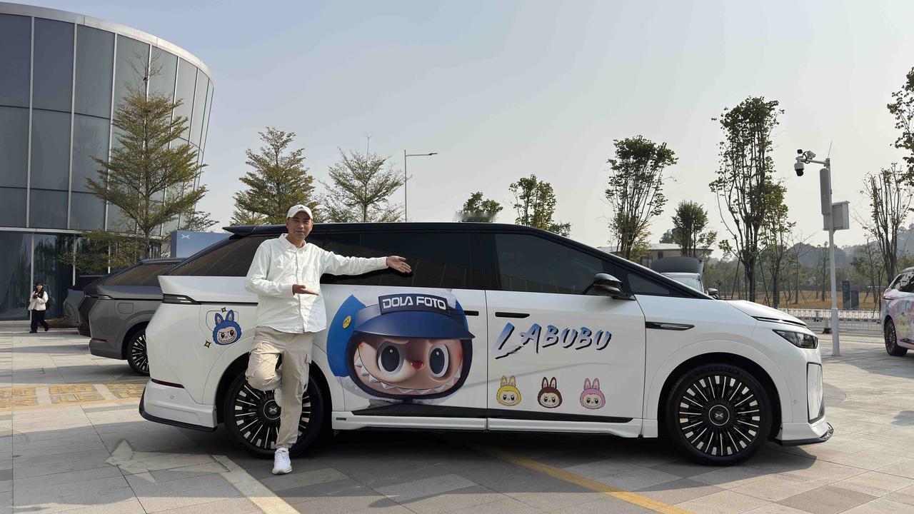 今天乐玩君受邀参加了小鹏 X9 超级增程用户画像分享交流会。

最大的感受就是从