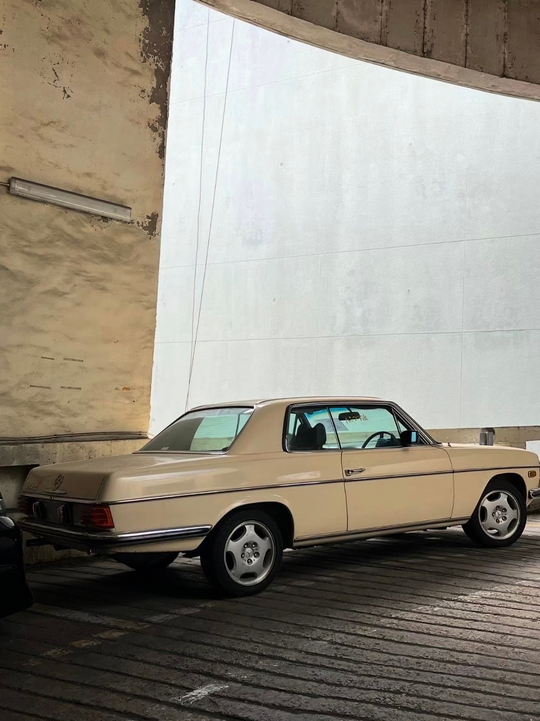 奔驰的文艺绅士 | Mercedes-Benz C114 Coupe低调、优雅、