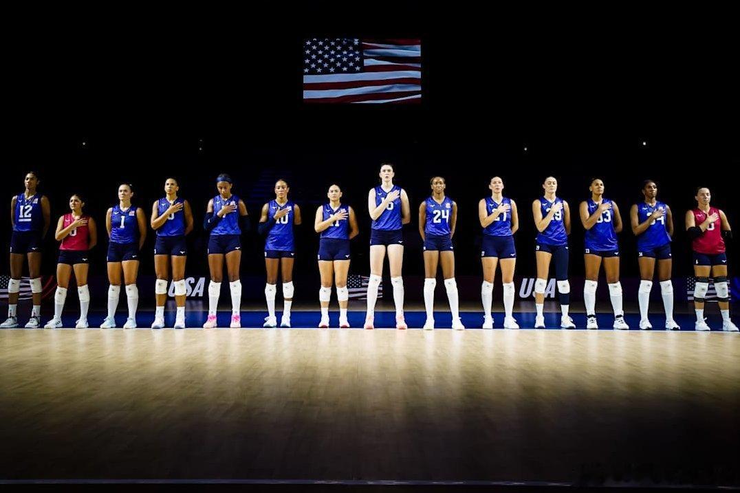 2026年世界女排联赛 🥇 美国队以第1名位次结束分站赛，她们将在总决赛1/4
