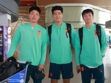 懂球帝 中国U23男足今日中午出发大连与邵佳一率领的国足汇合   中国U23男足