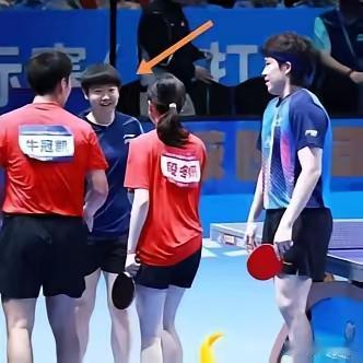 网上讨论
孙颖莎退役后会干什么？
我说：
小太阳咋会退役哩？
她会一直发光、发热