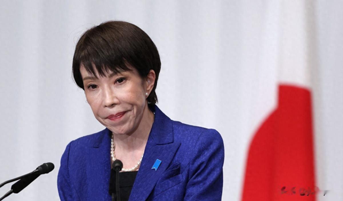 高市早苗在G7会场转椅子的那个画面传回日本以后，网上骂声一片，有人说她没教养，也