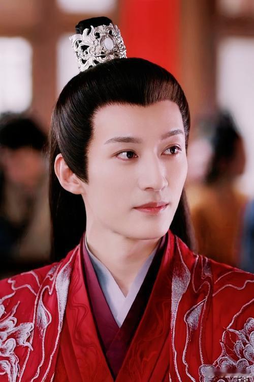 刘学义兰香如故抓小三名场面别人抓小三：拎鸡毛掸子、拍门、咆哮“开门我是你楼下王姨