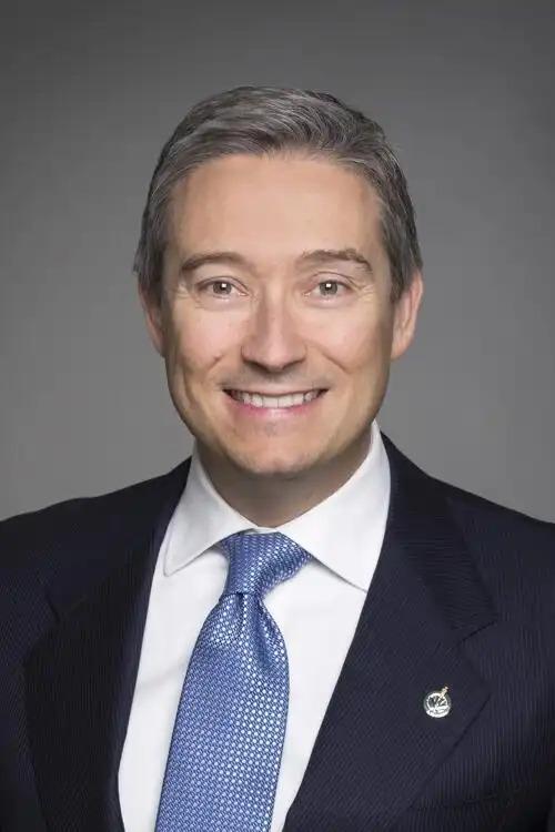 就在刚刚，

中国财政部正式宣布，

4月1日，据中国财政部网站公布：经中加双方