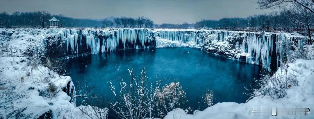 虽然许多教师致力于教学工作，但教育并不仅仅等同于教学。
教学局限于知识的传授和分