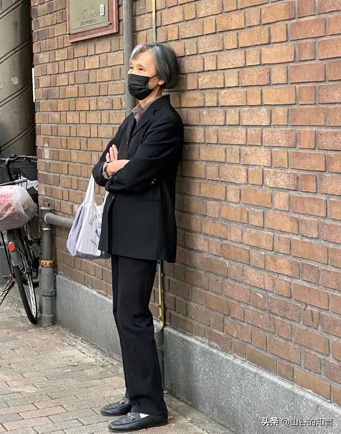 2800退休金每月贴2000帮还房贷，生病停给后被讨要：人心凉透只在一瞬间
 