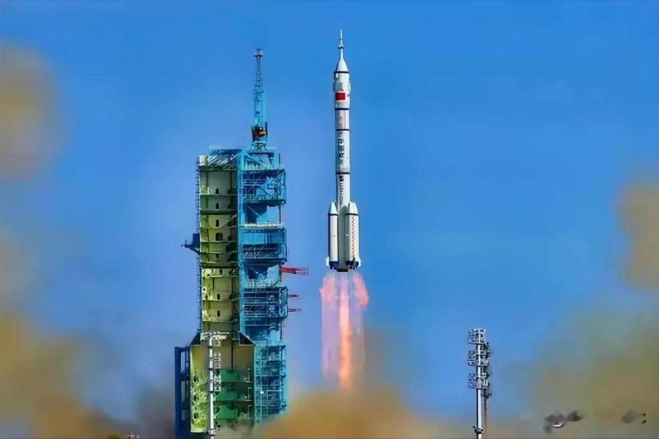 快讯！太棒了！神舟二十号飞船返回舱在东风着陆场成功着陆！
受损飞船平安归来，验证