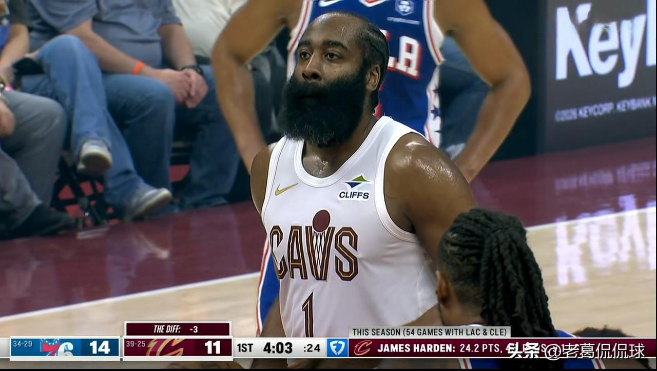 骑士超级球星哈登真是太谦逊了！在今天骑士主场以115：101战胜76人的赛后采访