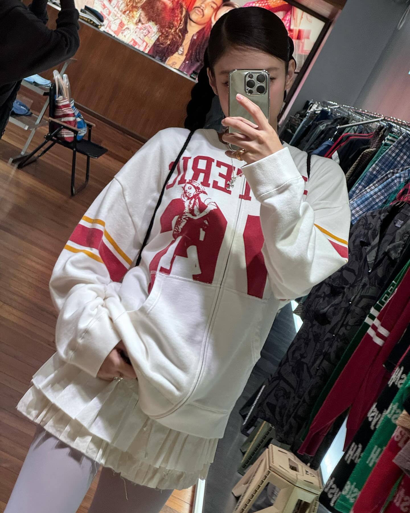 Jennie ins更新🗼🗼🗼 ​​​