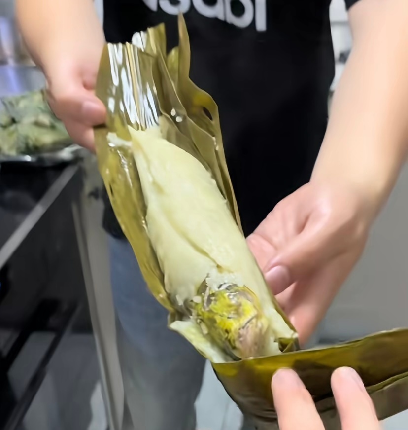 包鱼粽子喽～端午节吃粽子看赛龙舟最好吃的粽子就是鱼粽子，又鲜又香！ 