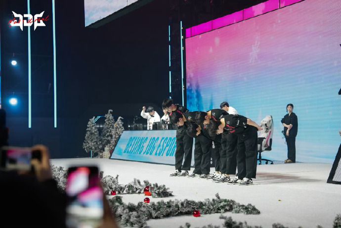 JDG输给iG之后吐槽感觉tabe今年要是能把JDG调教出来那是真的牛逼总结下路