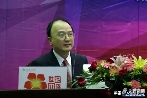侯一钊，1962年出生，梅县人，能成为美国国家科学院院士，真是了不起！
侯一钊堪
