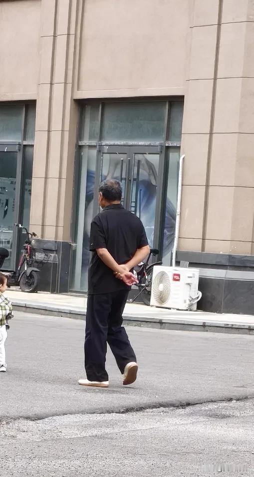 即使你不服传武发明的人越老，功力功夫越厉害的结论，但你必须得服大冷天的他们的确比