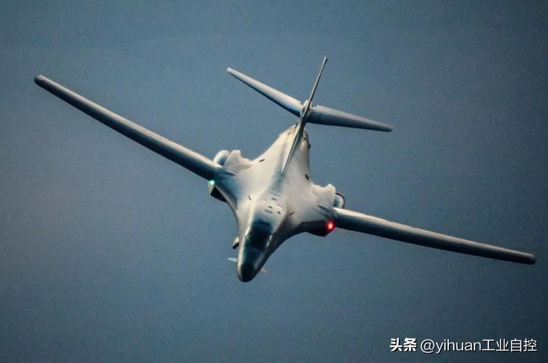 自从两架KC-135加油机在伊拉克发生相撞事件后，美国空军立即变乖了，不仅加油机