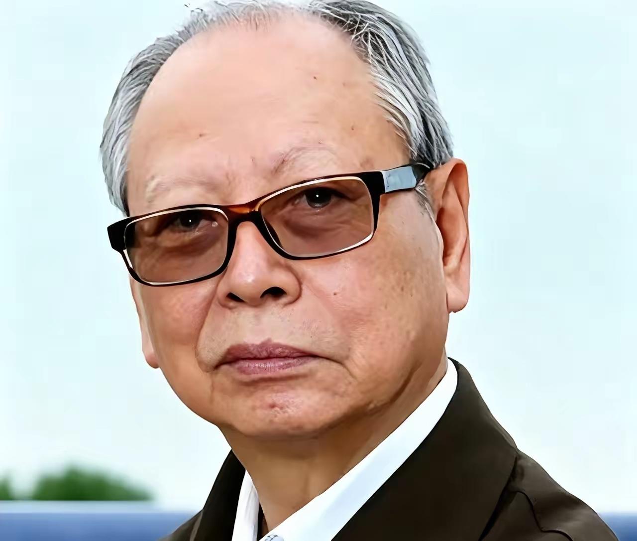 原煤炭工业部部长，一生扎根煤炭事业。1976年唐山大地震，中央命他赶赴开滦指挥救