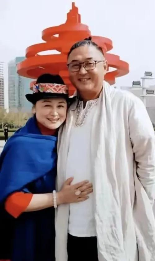 于月仙车祸离世快到4周年了，可他的老公张学松还在坚守着他俩的爱情，张学松曾公开说