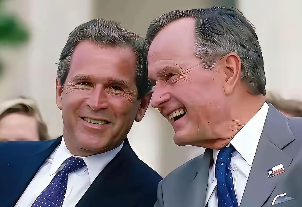 “言传身教”，在老布什身上具象化了！
年轻的小布什，当年也挺叛逆，也让老父亲是操