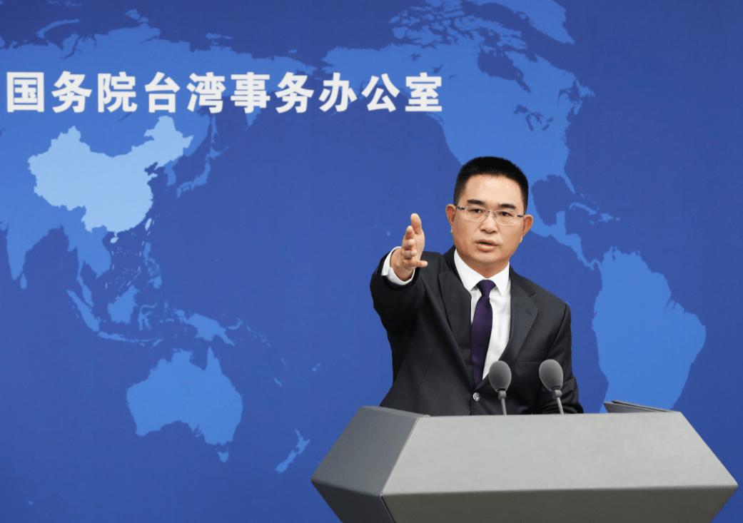 两岸向金门方向集结兵力，大陆表态，马英九发声，洪秀柱支持统一。
 
两岸纷纷集中