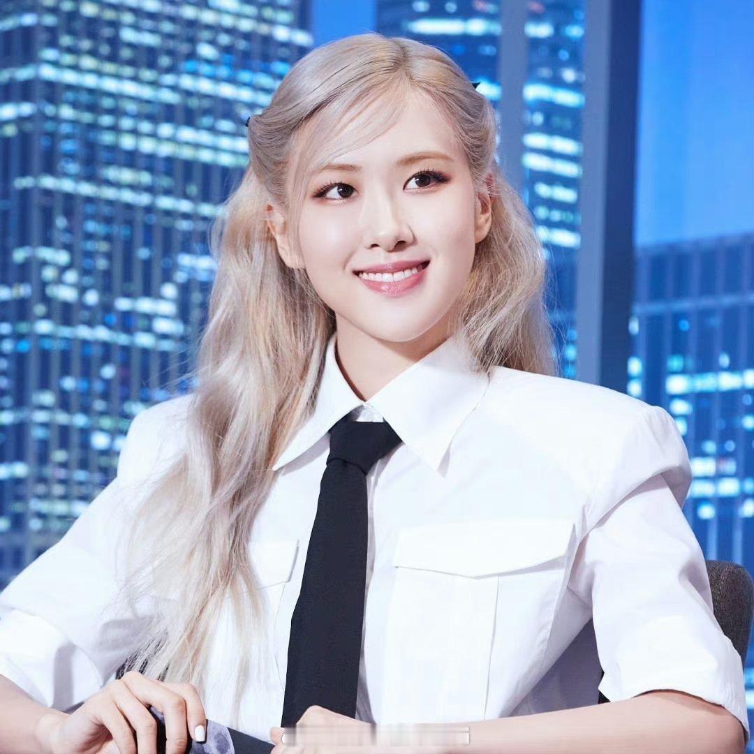 #朴彩英将发行个人专辑#这是第一张专辑吧 ​​​