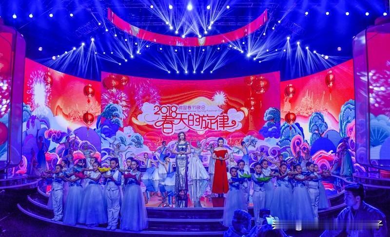 春节对亚太各国的影响可不小！在新加坡，春节期间张灯结彩，牛车水宛如一片喜庆的海洋