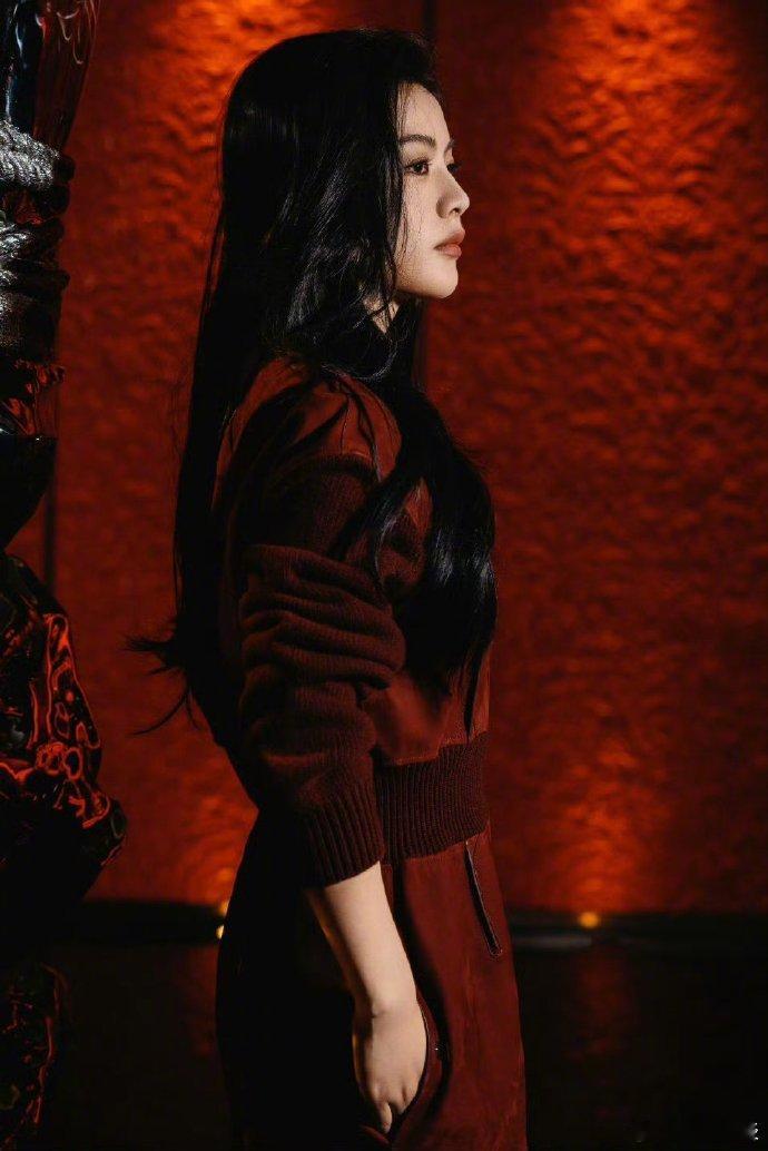 内娱明星下车从从容容游刃有余明星车内车外反差感 芭莎艺术大赏这波明星车内车外反差