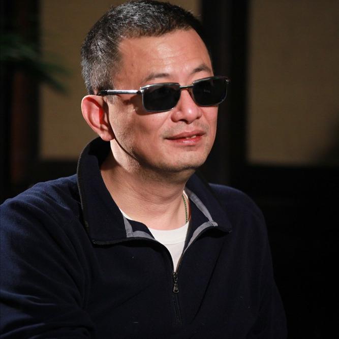 演员，董勇说，拍摄繁华，王家卫导演的精力旺盛，我和郑凯，唐嫣，一直很奇怪，他这么