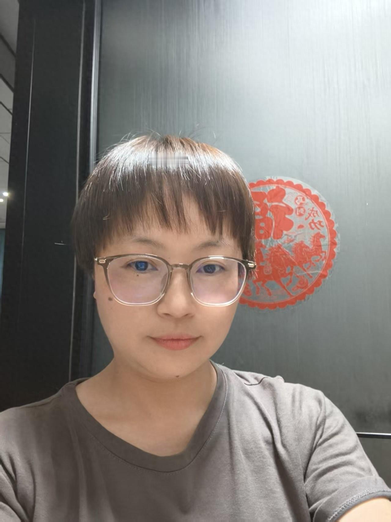 各位网友朋友们大家下午好！我从网络上了解到江西省上饶市铅山县有一位40岁女性朋友
