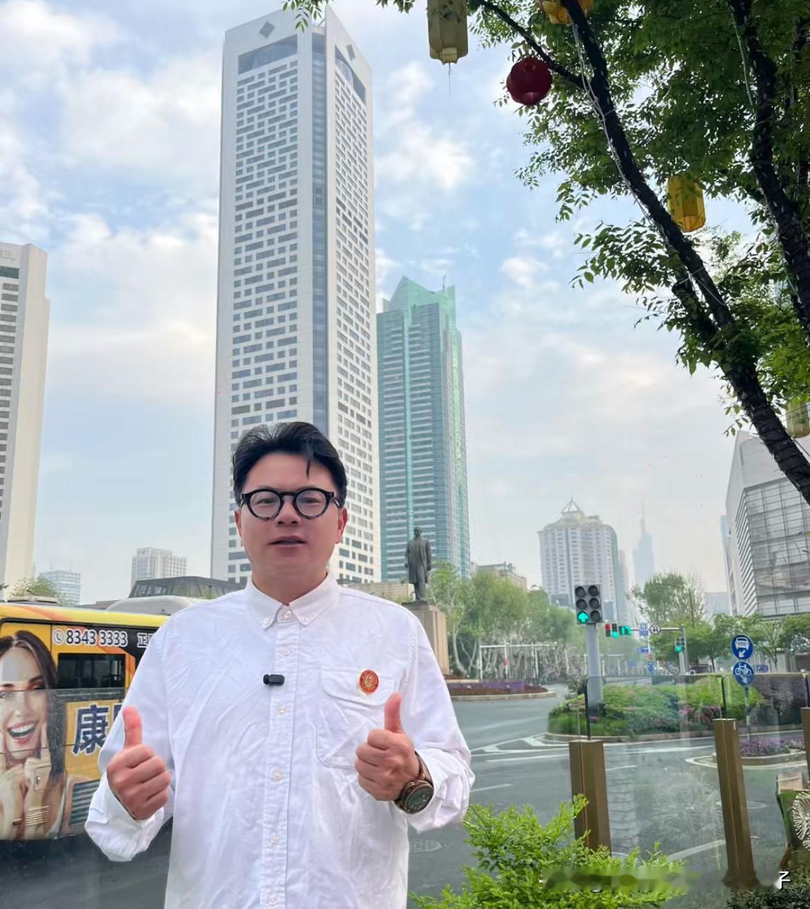 来石头城有感
参加2026江苏南京台湾周
在夫子庙与台湾的乡亲交流
在方寸之地用