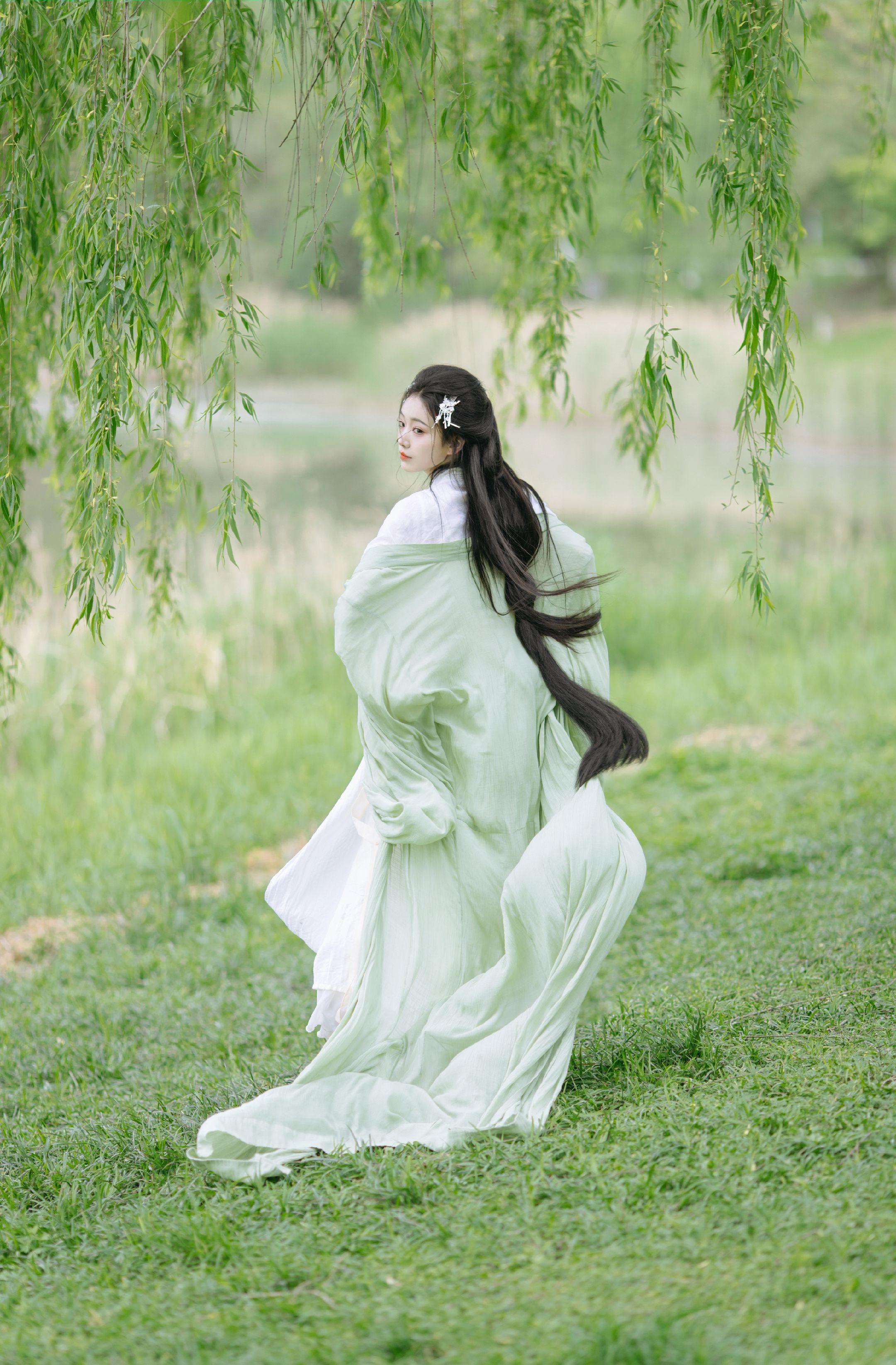 很适合当手机屏幕的一套绿色～出镜