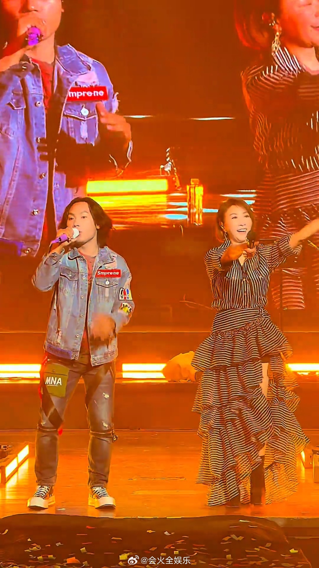 偶遇侯浪包头演唱前车内候场侯浪自驾奔赴包头演唱会我愿称之侯浪为全世界最松弛状态的