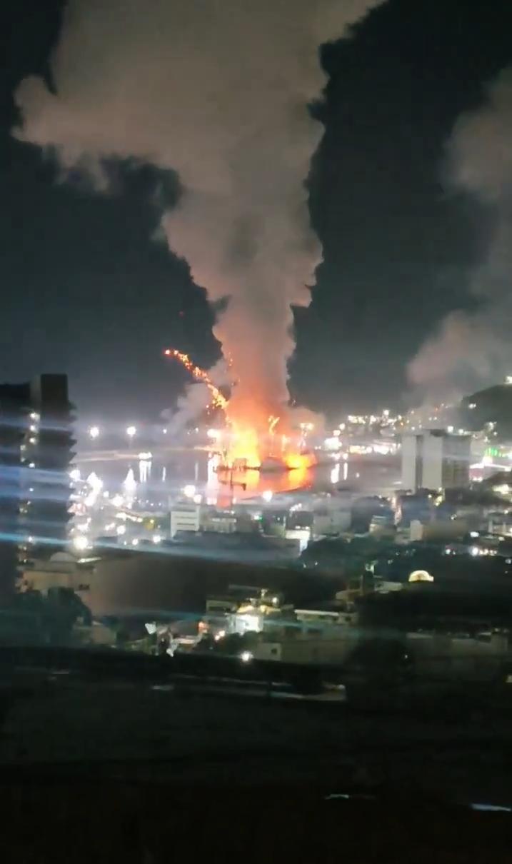 情况突变！墨西哥已经没得选了，整个中美洲都在颤抖。特朗普刚刚用落在加拉加斯的导弹