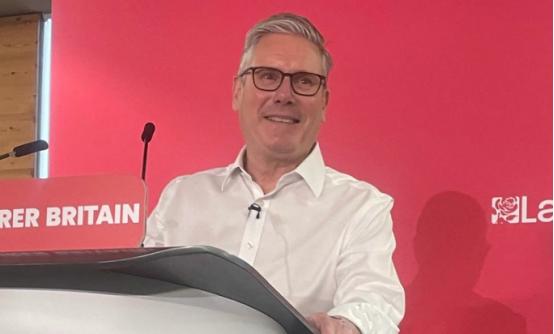 英国首相遭自己人集体逼退位，本人硬气表态：绝不下台！
 
前不久的地方选举，斯塔