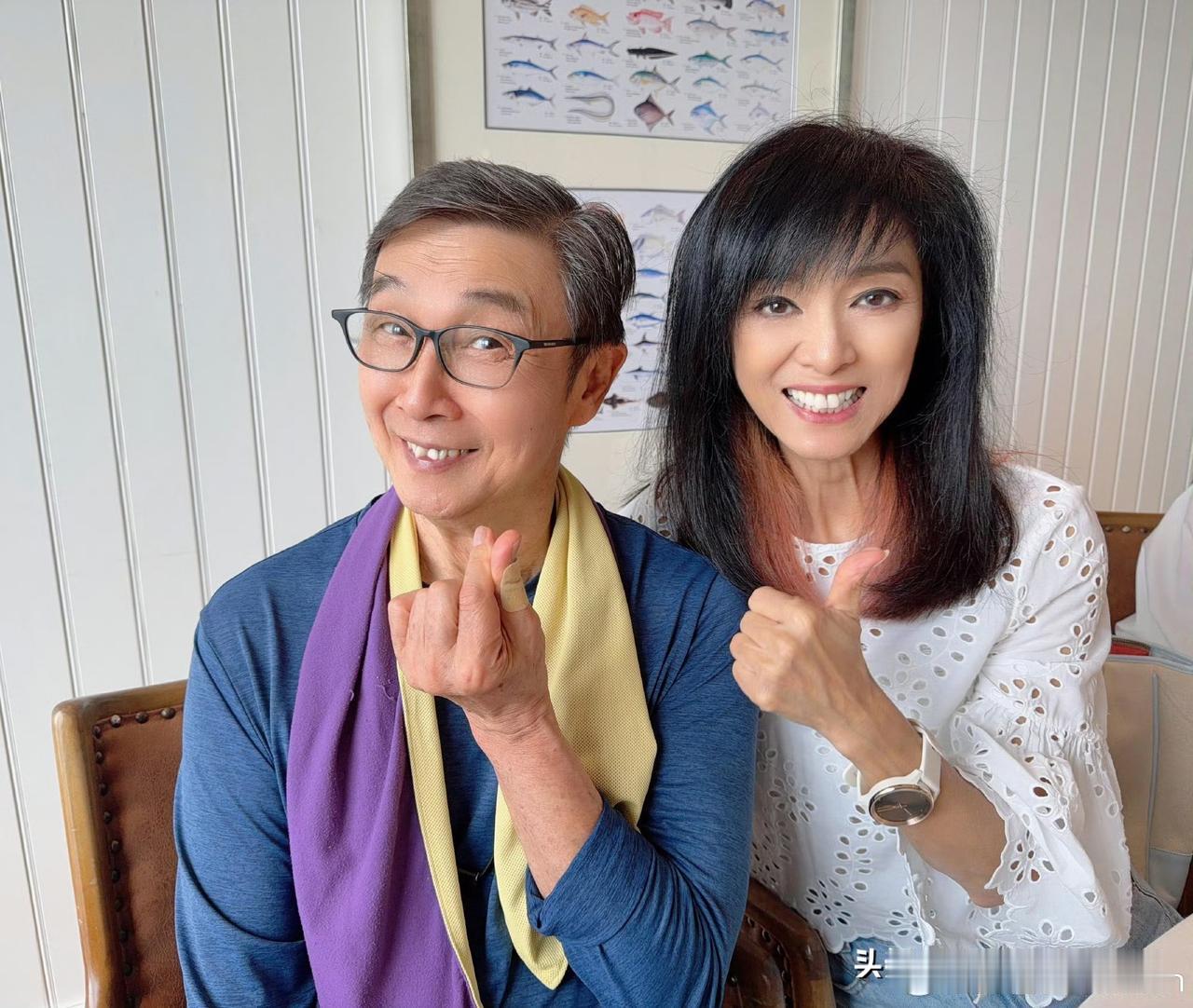 米雪演出圆满落幕，刘松仁晒九宫格合影庆功，亲密互动引网友集体怀旧

6月17日下