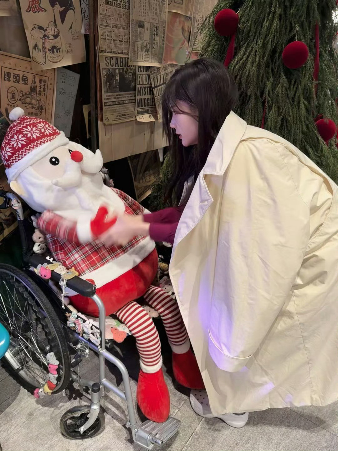 李一桐圣诞🎄快乐！新的一年要顺顺利利开开心心的～期待更多作品～ 