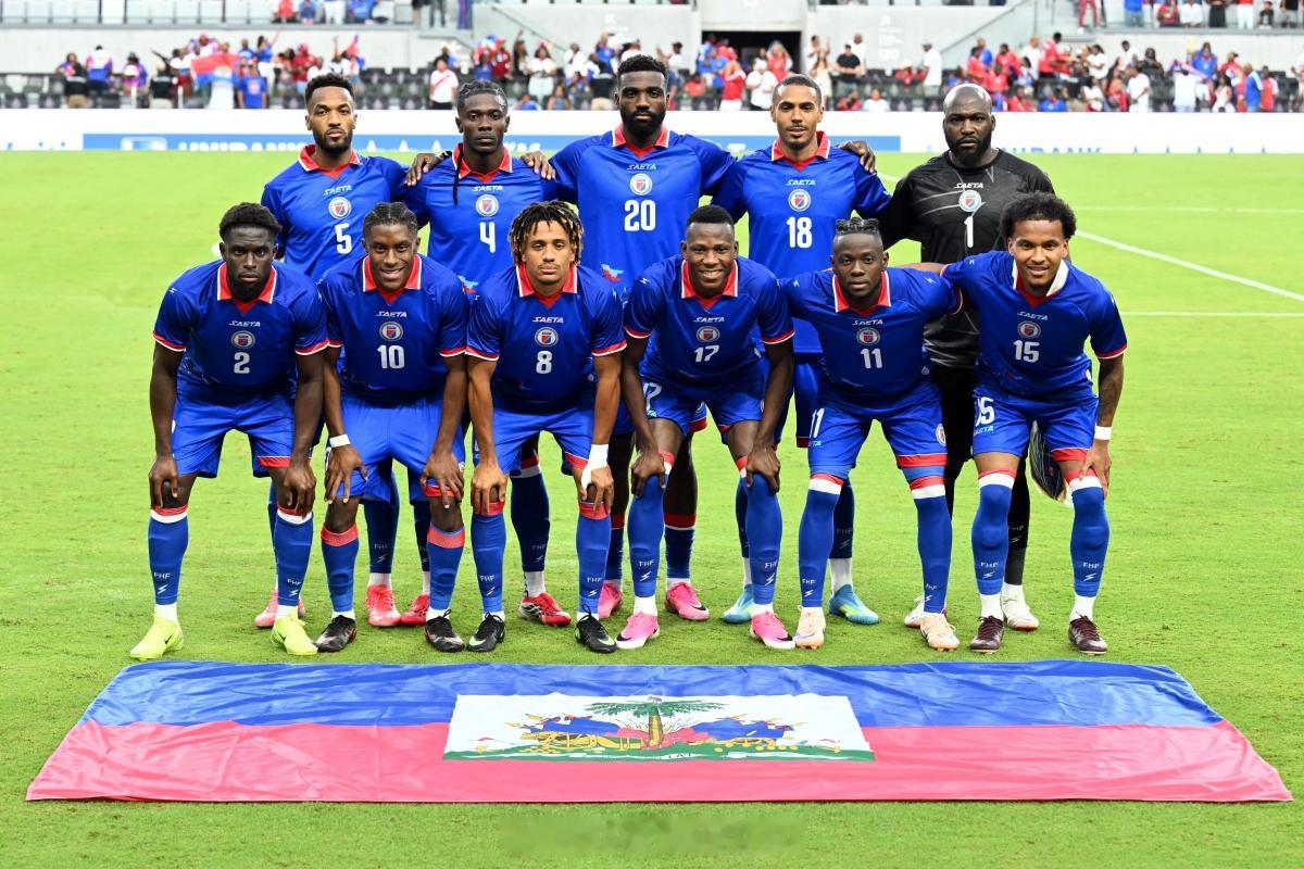 世界杯 海地国家队球衣掀起争议。FIFA 在审核球衣设计时，认为其中部分图案带有