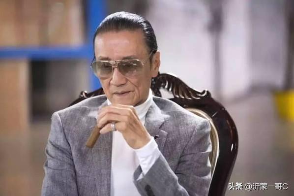 头条热搜！太突然！港媒曝谢霆锋父亲去世！据港媒，一代红星“四哥”谢贤于2026年