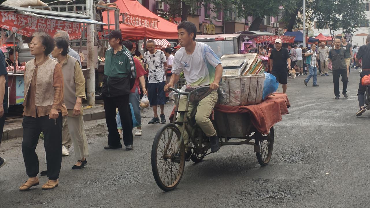 哈尔滨早市的人间烟火气
