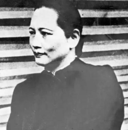 宋庆龄终生无子，1981年遗体检查，才揭开她最惨痛的秘密，原来——她的子宫没了，