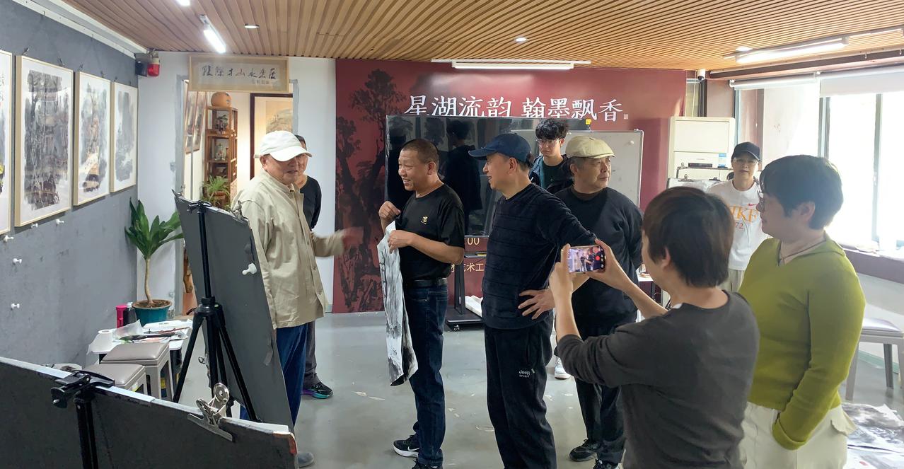 从小白到入门，老金只用了三个月时间。

金征文，浙江绍兴人，因他为人热情、幽默，