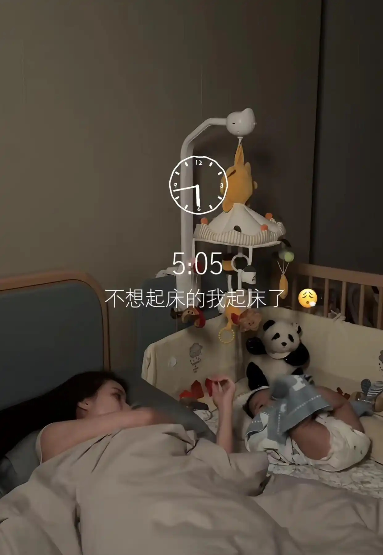 马筱梅凌晨五点起床给6个月儿子做辅食，汪小菲呼呼大睡被吐槽，网友：这才是真后妈天