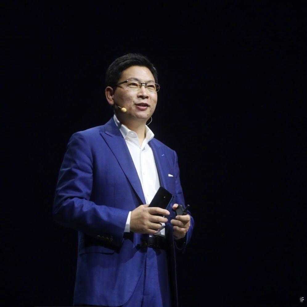 余承东：开源鸿蒙是发展最快的开源操作系统！代码已超过1.3亿行，社区贡献者接近9
