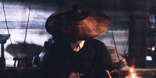 杨洋这镜头到底怎么拍出来的看完杨洋《雨霖铃》的高燃打戏，才明白实力派从不用后期凑
