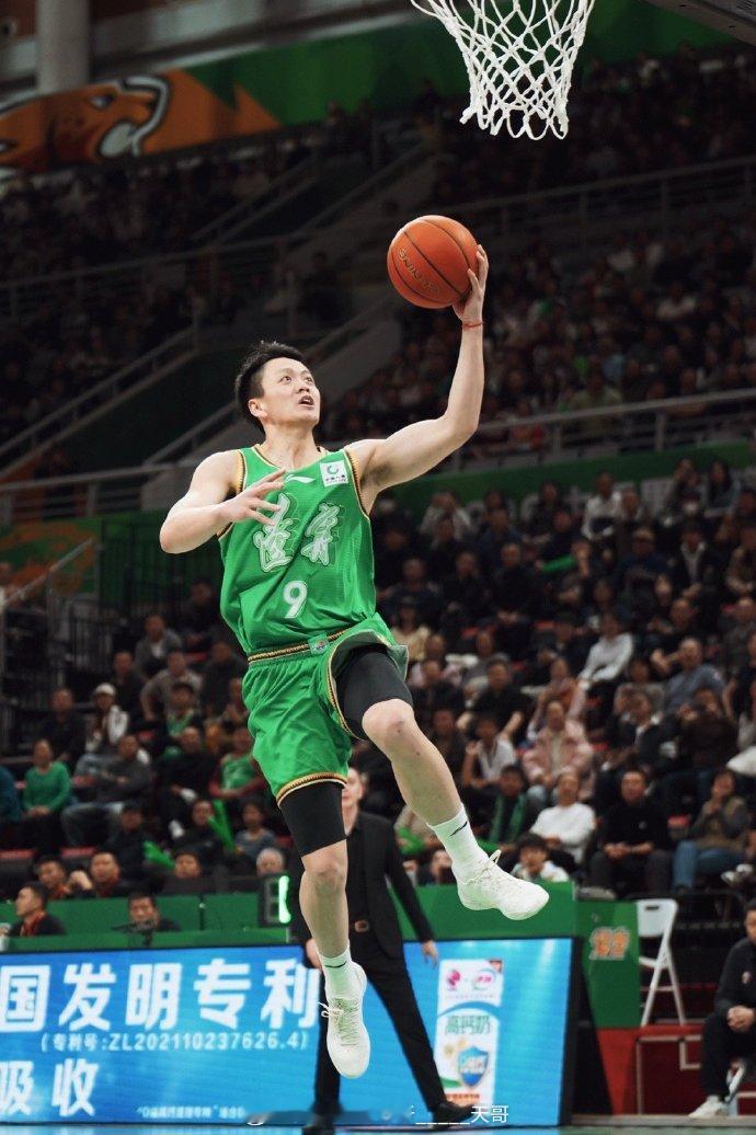 辽宁男篮vs北控男篮这才几天，你们都已经把金金忘了吗？ 