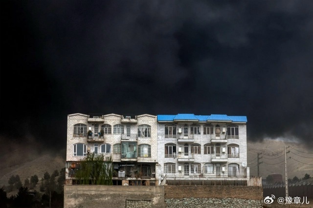 对德黑兰附近油田的空袭导致有毒污染物的释放,可能在几十年内伤害数百万人。燃烧的燃