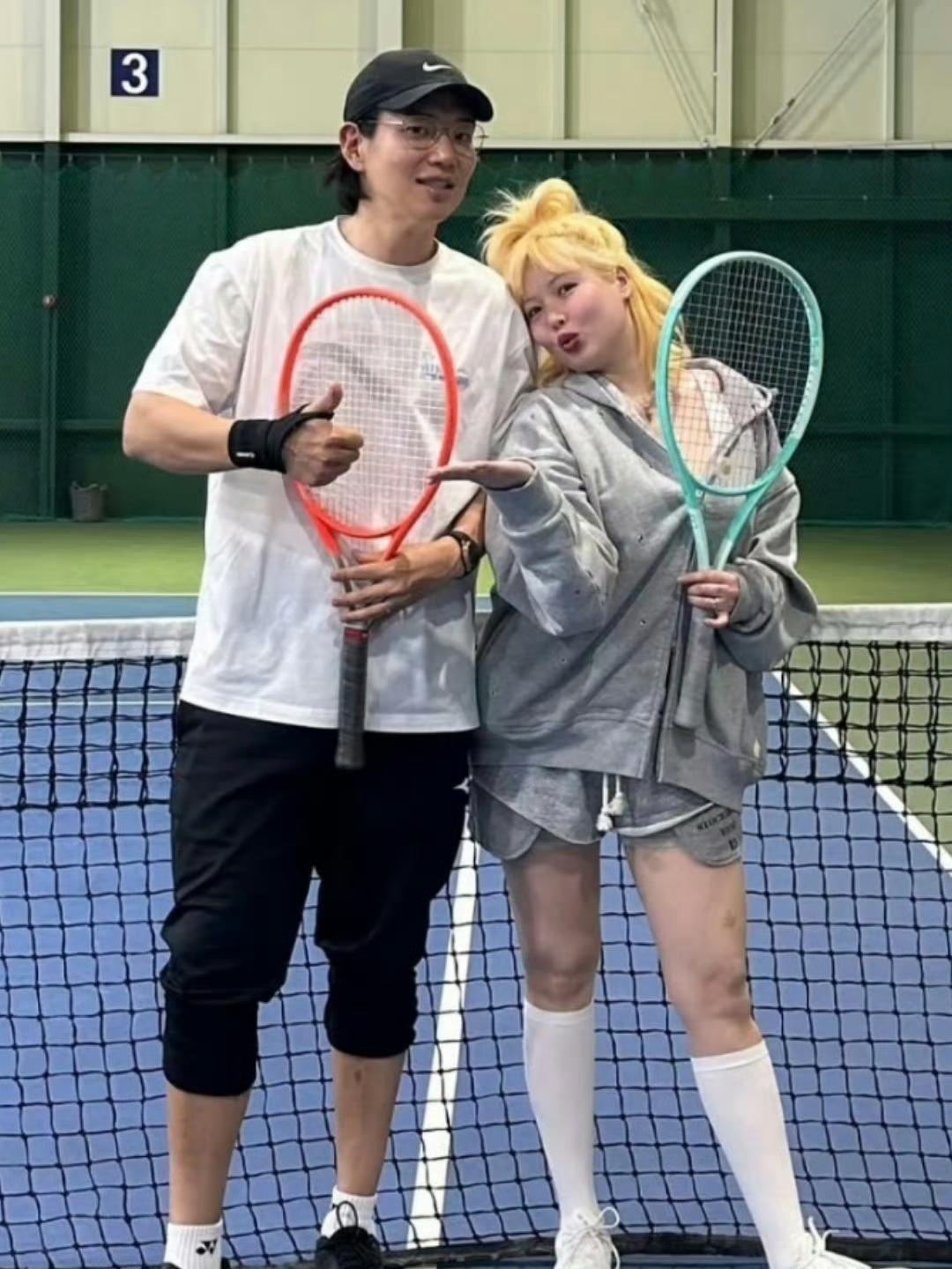 现在的泫雅，不过对她来说，胖瘦不重要，健康才重要。泫雅之前频繁的晕倒，女明星为了