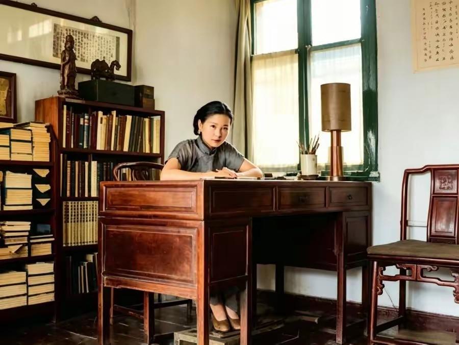 王铎：民国时候，林徽因在北平的家里读书、写作。