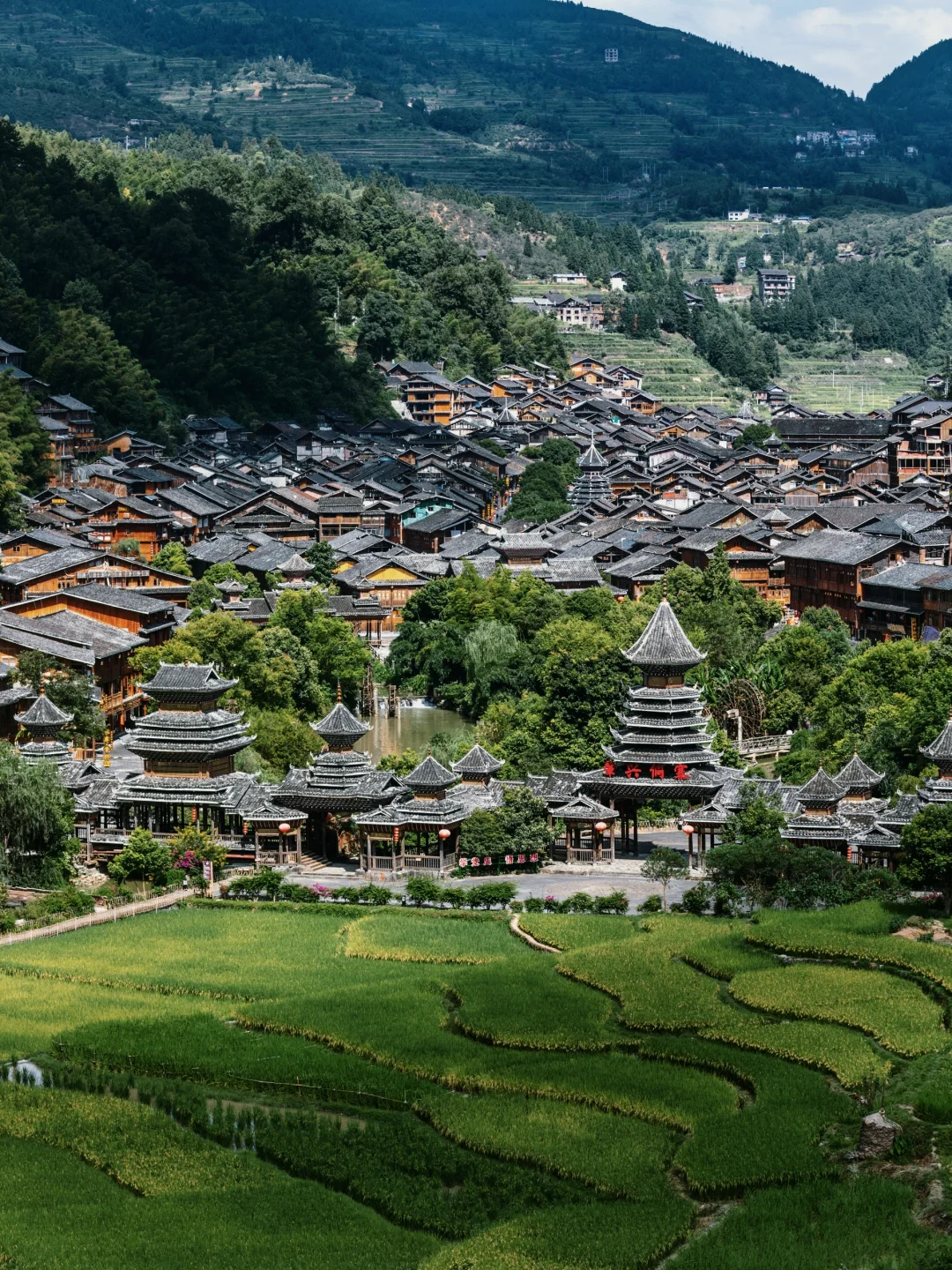 不要去千户苗寨了，这八个古镇人少又好玩❗